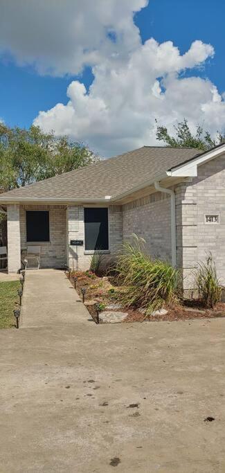 Relax And Unwind Villa Bryan Exterior photo